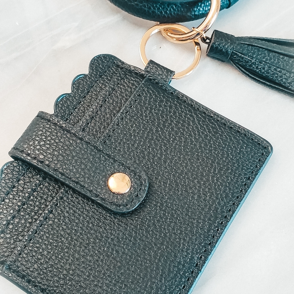 THE LUXE HAVEN Black Keychain Wallet Wristlet
